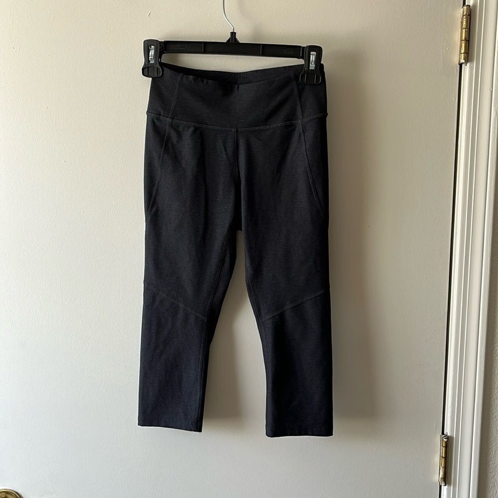 Outdoor Voice’s Flex Crop legging Size XS GUC Navy